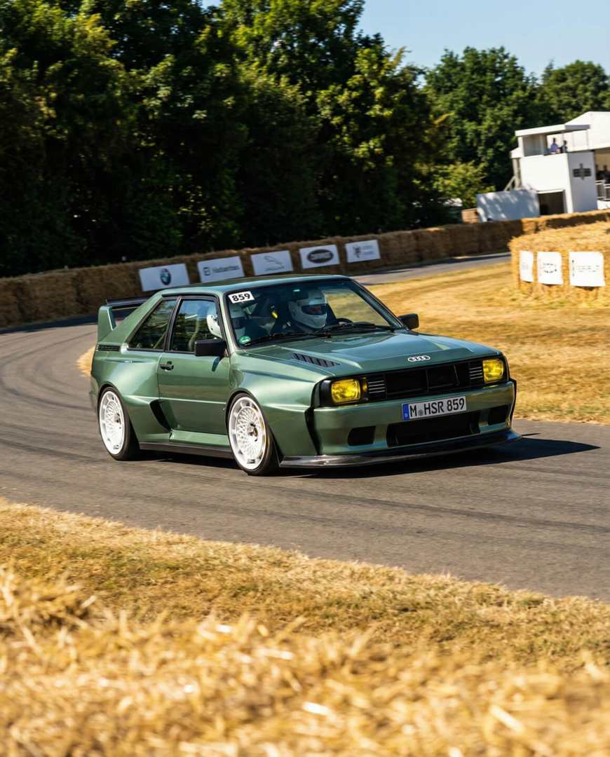 SMALL_goodwood_front_34_driving_2-SbVgB3xyw8CYoxc2 - 複製